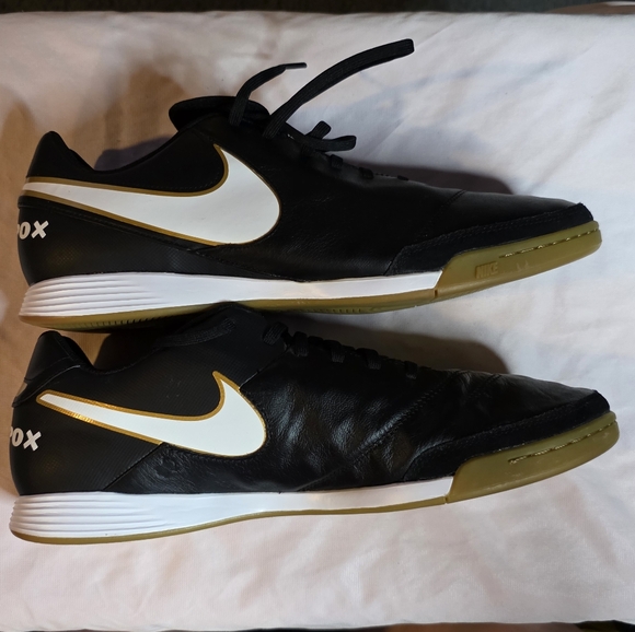 Nike TiempoX Black Indoor Soccer Shoes Size 13 - Picture 4 of 5